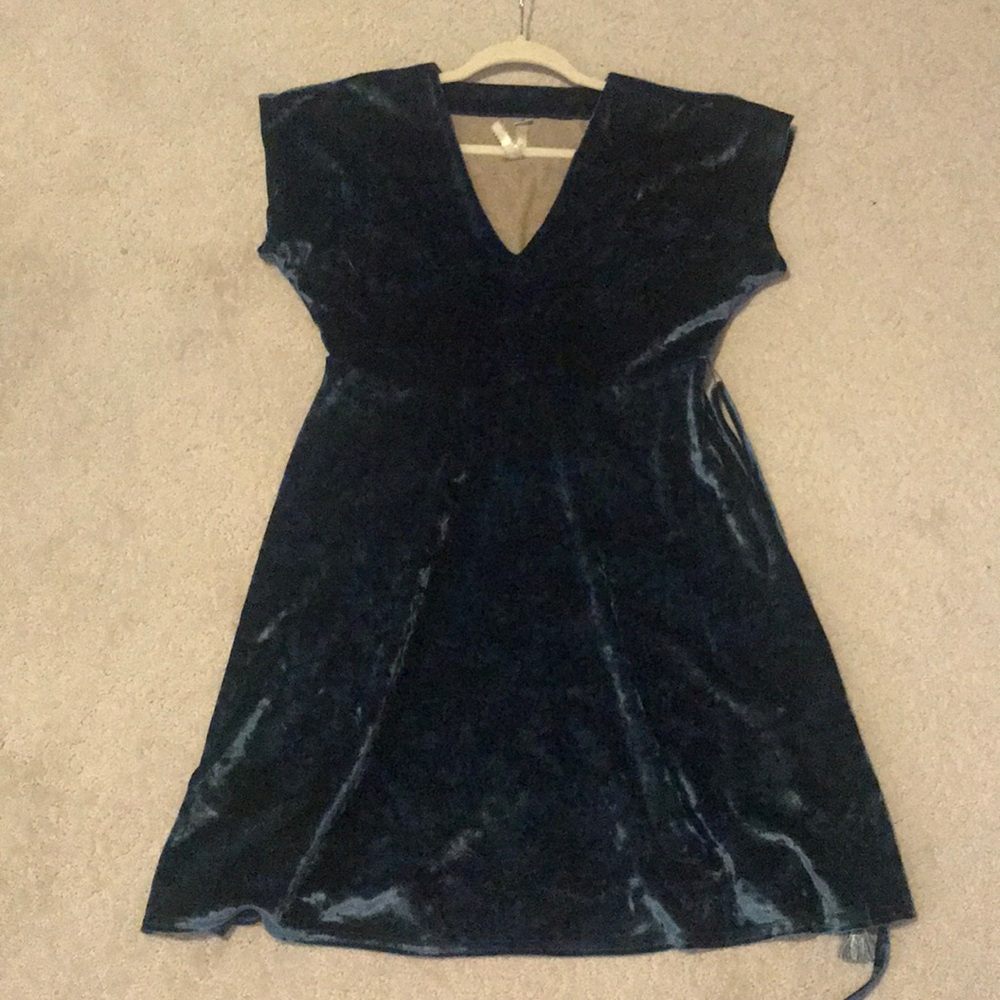 Gorgeous blue crush velvet dress
